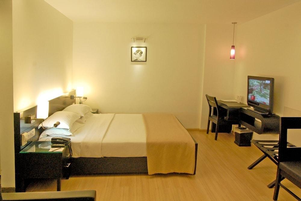 Comfort Inn Sunset Ahmadabad Zewnętrze zdjęcie
