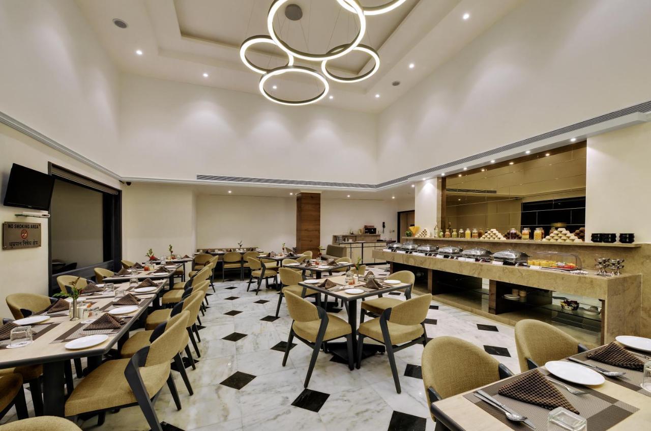 Comfort Inn Sunset Ahmadabad Zewnętrze zdjęcie