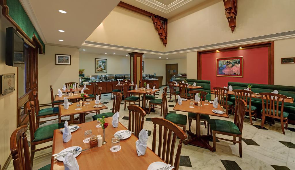 Comfort Inn Sunset Ahmadabad Zewnętrze zdjęcie