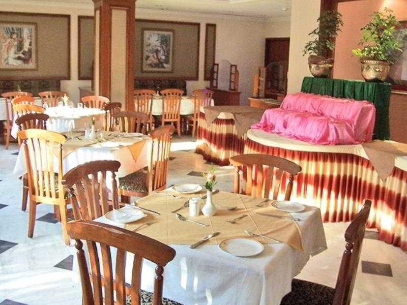 Comfort Inn Sunset Ahmadabad Restauracja zdjęcie
