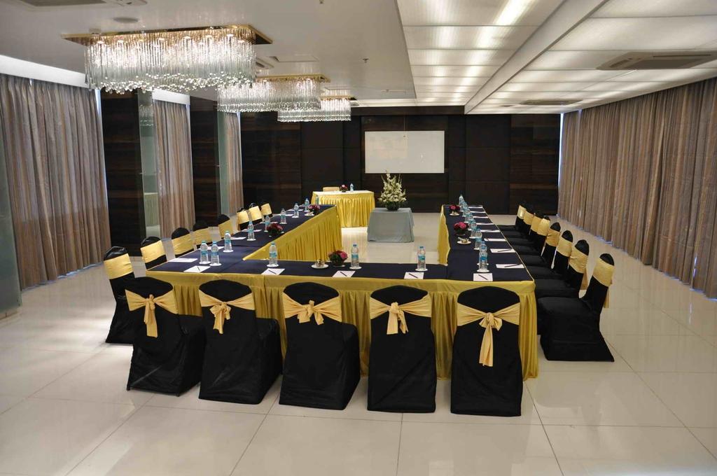 Comfort Inn Sunset Ahmadabad Zewnętrze zdjęcie
