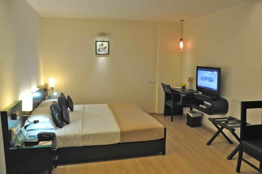 Comfort Inn Sunset Ahmadabad Zewnętrze zdjęcie