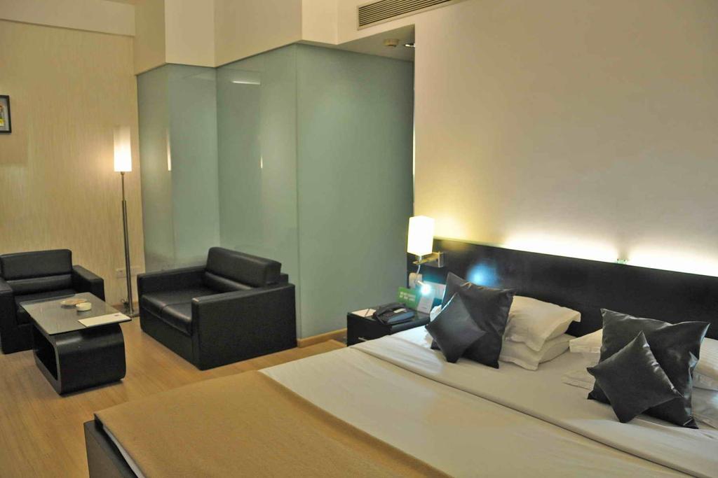 Comfort Inn Sunset Ahmadabad Zewnętrze zdjęcie