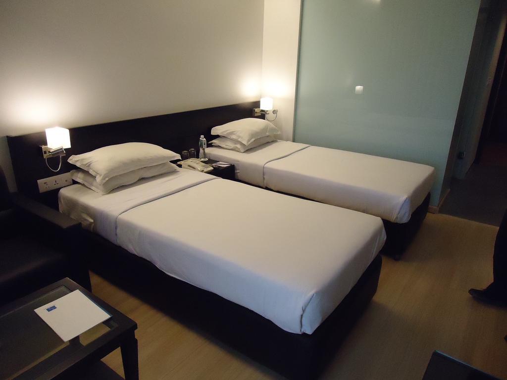 Comfort Inn Sunset Ahmadabad Zewnętrze zdjęcie