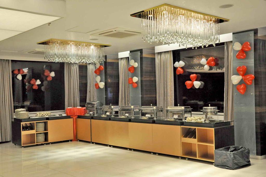 Comfort Inn Sunset Ahmadabad Zewnętrze zdjęcie