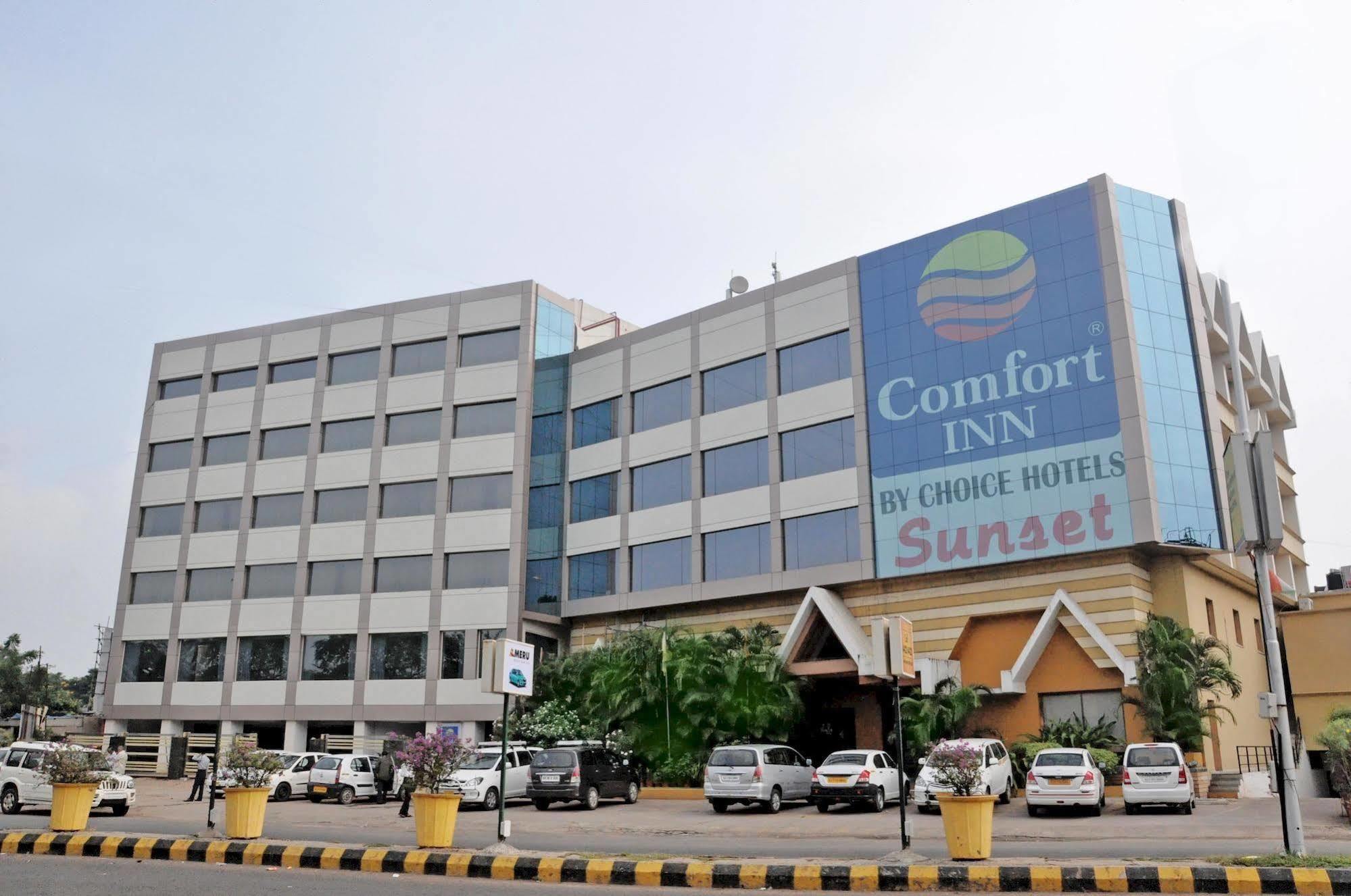 Comfort Inn Sunset Ahmadabad Zewnętrze zdjęcie