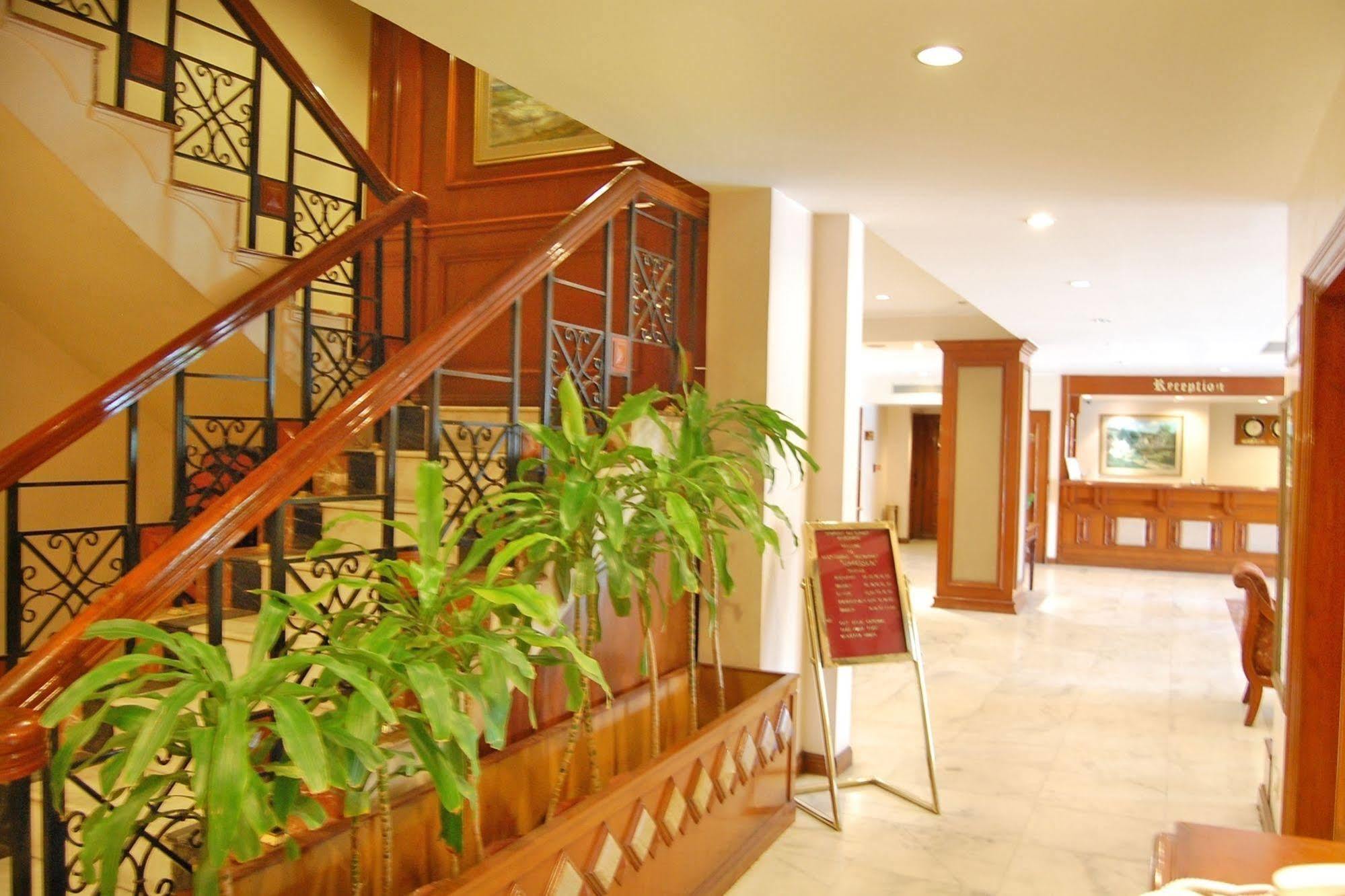 Comfort Inn Sunset Ahmadabad Zewnętrze zdjęcie