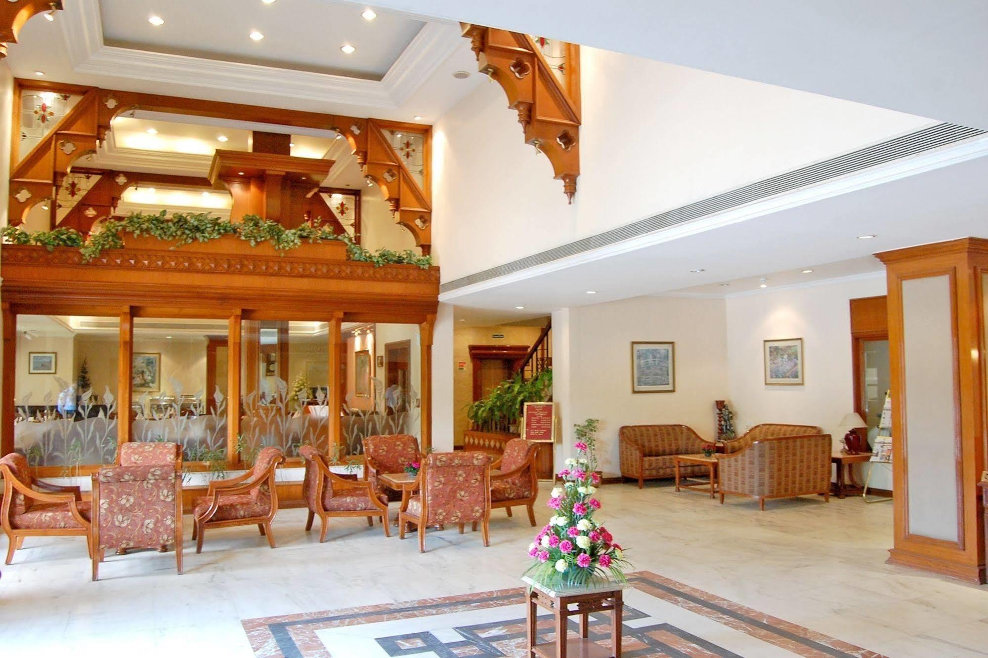 Comfort Inn Sunset Ahmadabad Zewnętrze zdjęcie