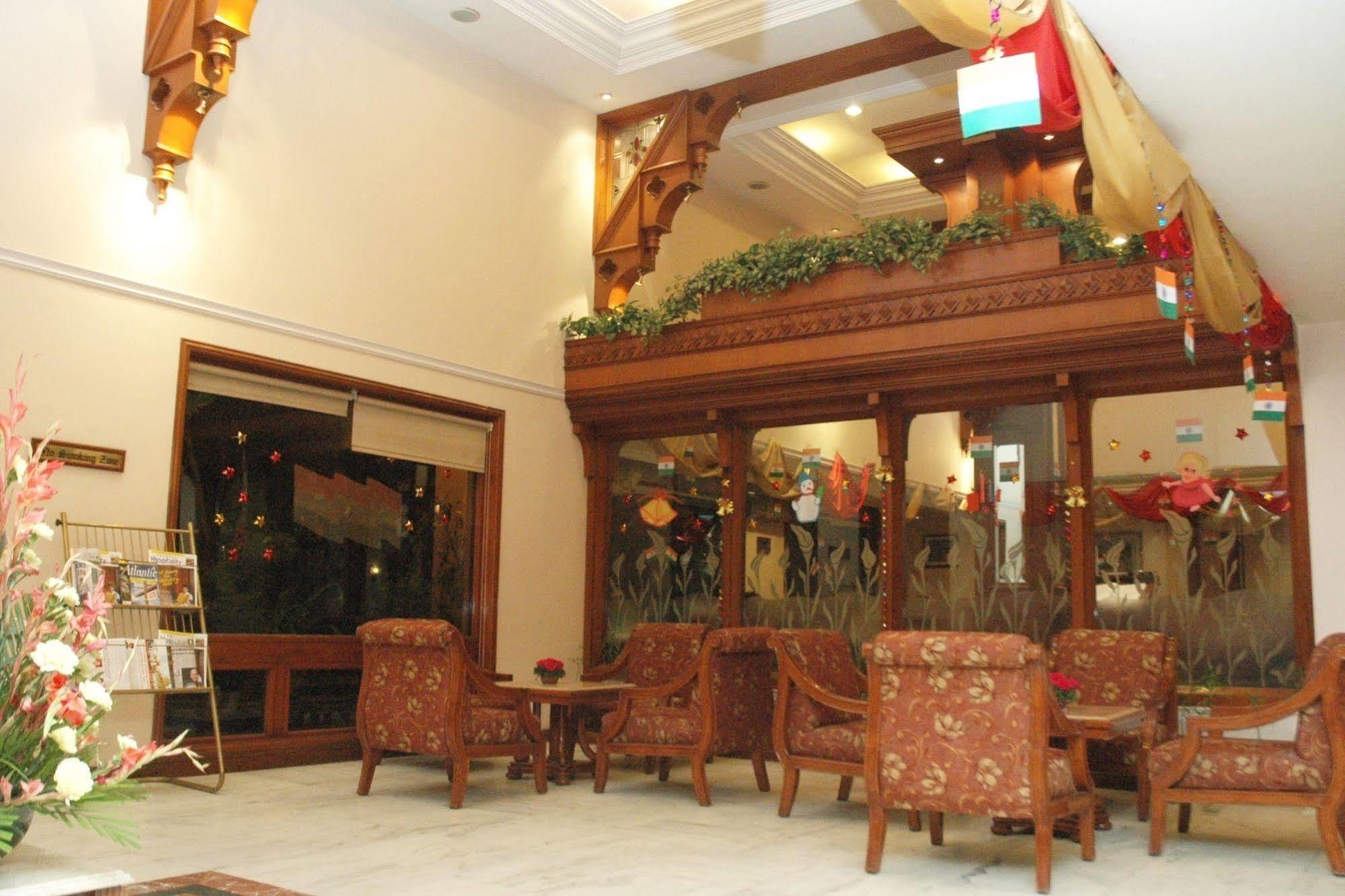Comfort Inn Sunset Ahmadabad Zewnętrze zdjęcie